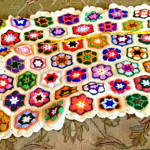 Vintage Other - 🏳️🌈 COLORFUL LAP THROW VTG CROCHETED AFGHAN 56” X 31”